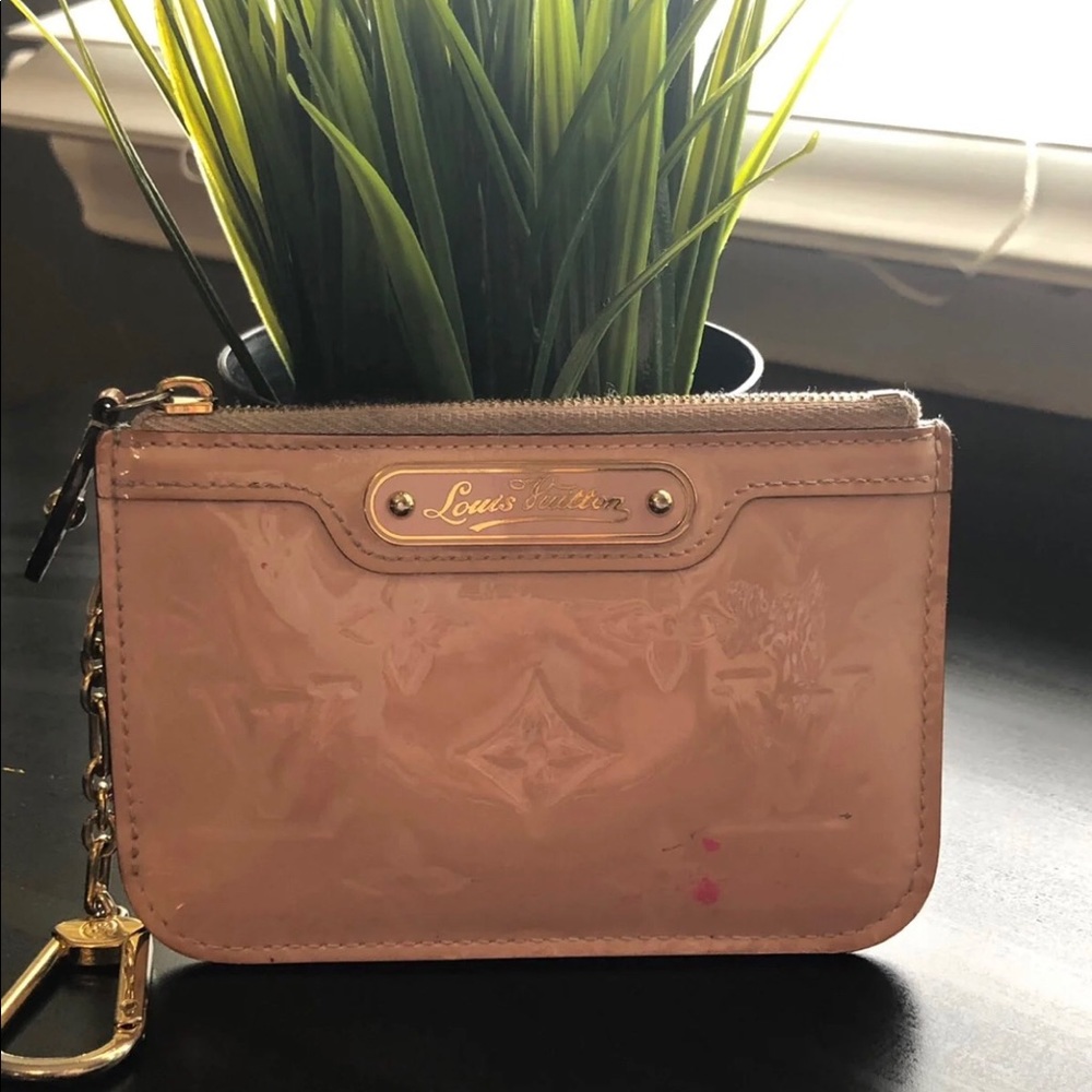 Louis Vuitton Pink Vernis Cles